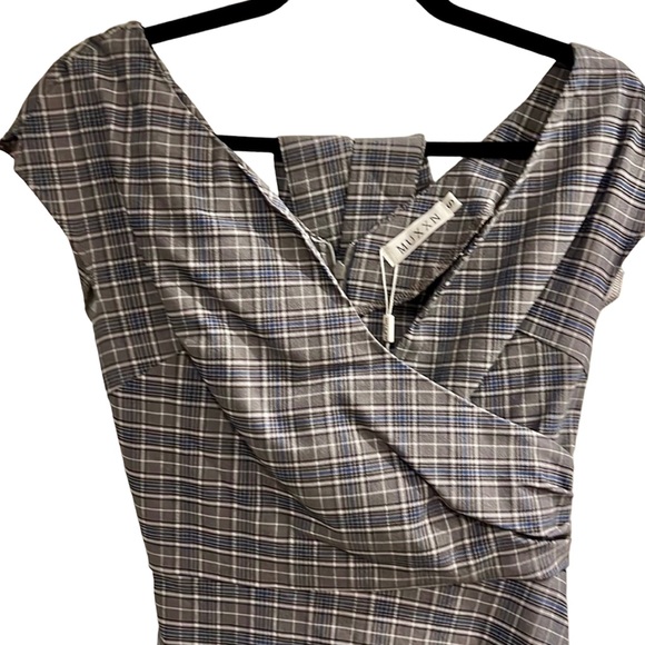 Stunning MUXXN sheath pencil dress. Very stretchy! - Picture 2 of 7